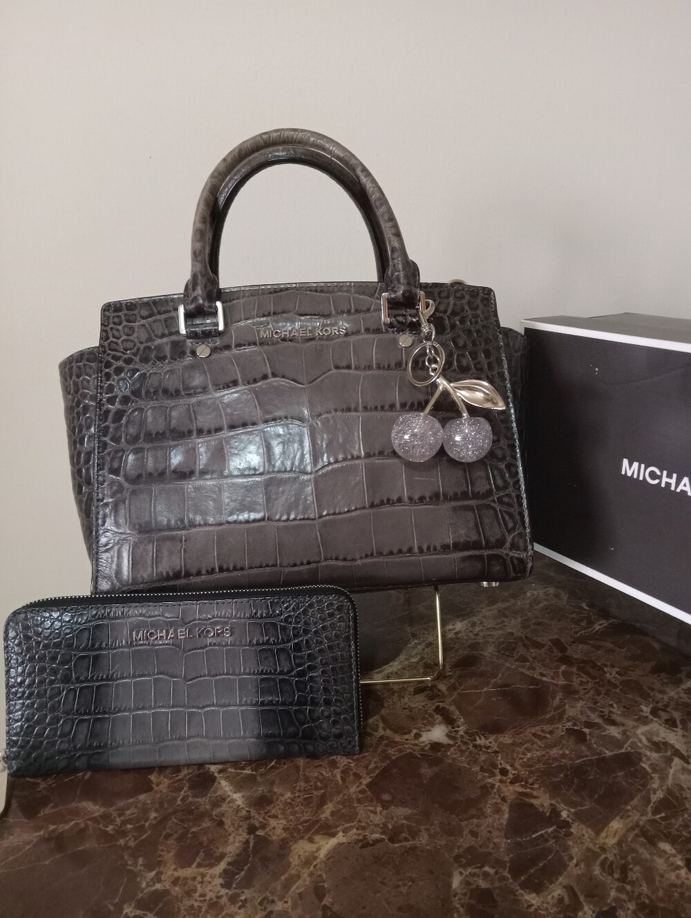 Michael Kors Grey Croc Embossed Leather Tote & Wallet Bundle  EUC